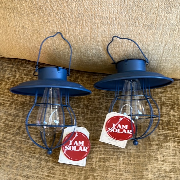Tractor Supply Red Shed Other - NWT Set Of 2 Blue Solar Lanterns